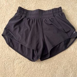 Lululemon hottie shorts 2.5” black size 2